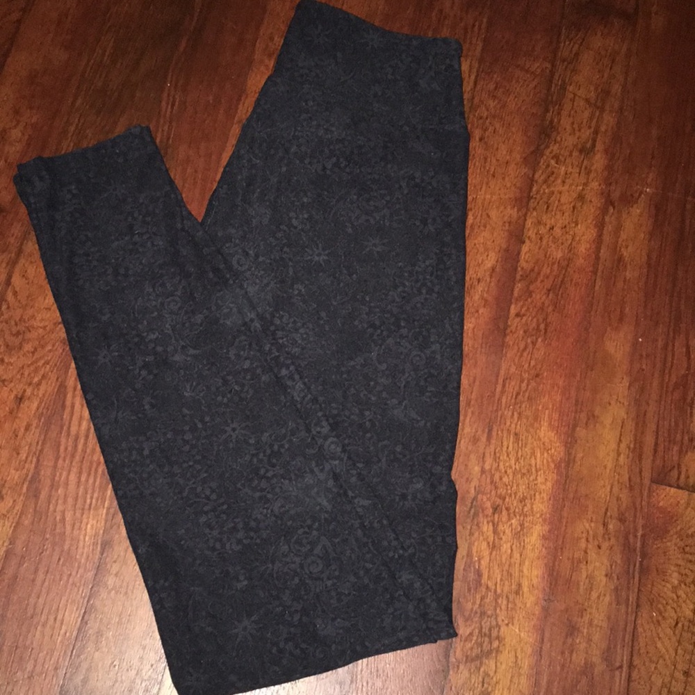 LulaRoe Black Damask Leggings OS